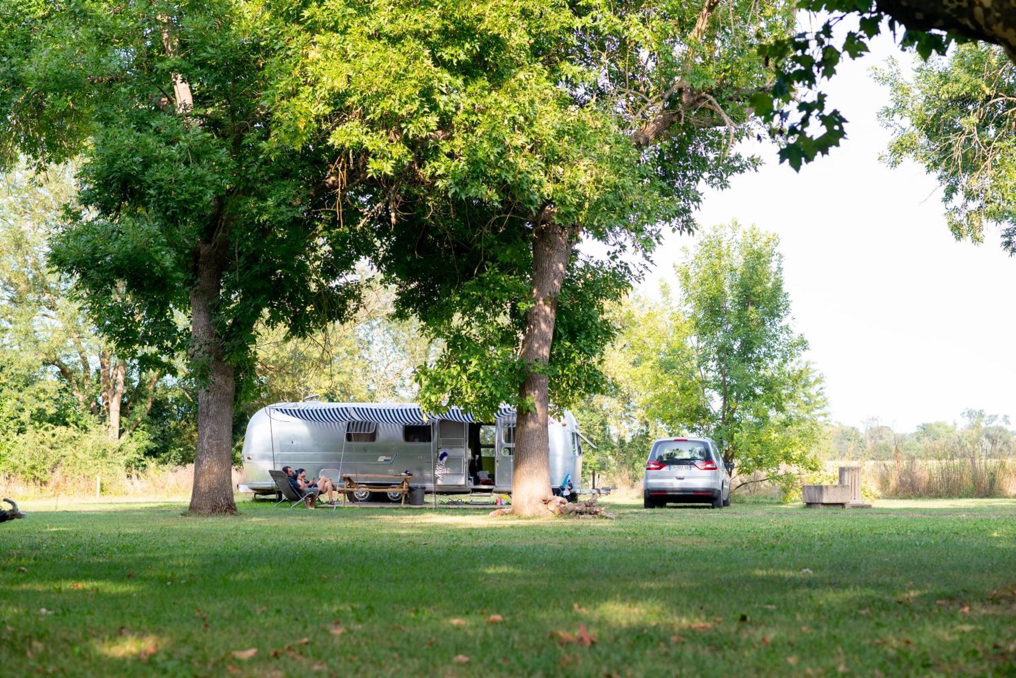 Camping De Thoissey *** Extérieur photo