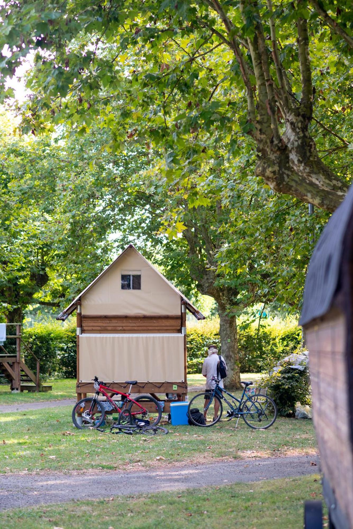 Camping De Thoissey *** Extérieur photo