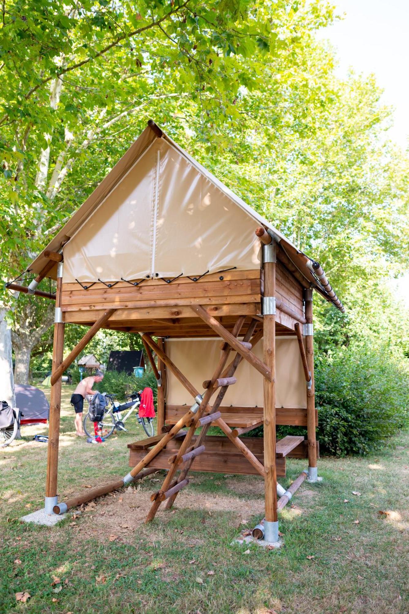 Camping De Thoissey *** Extérieur photo