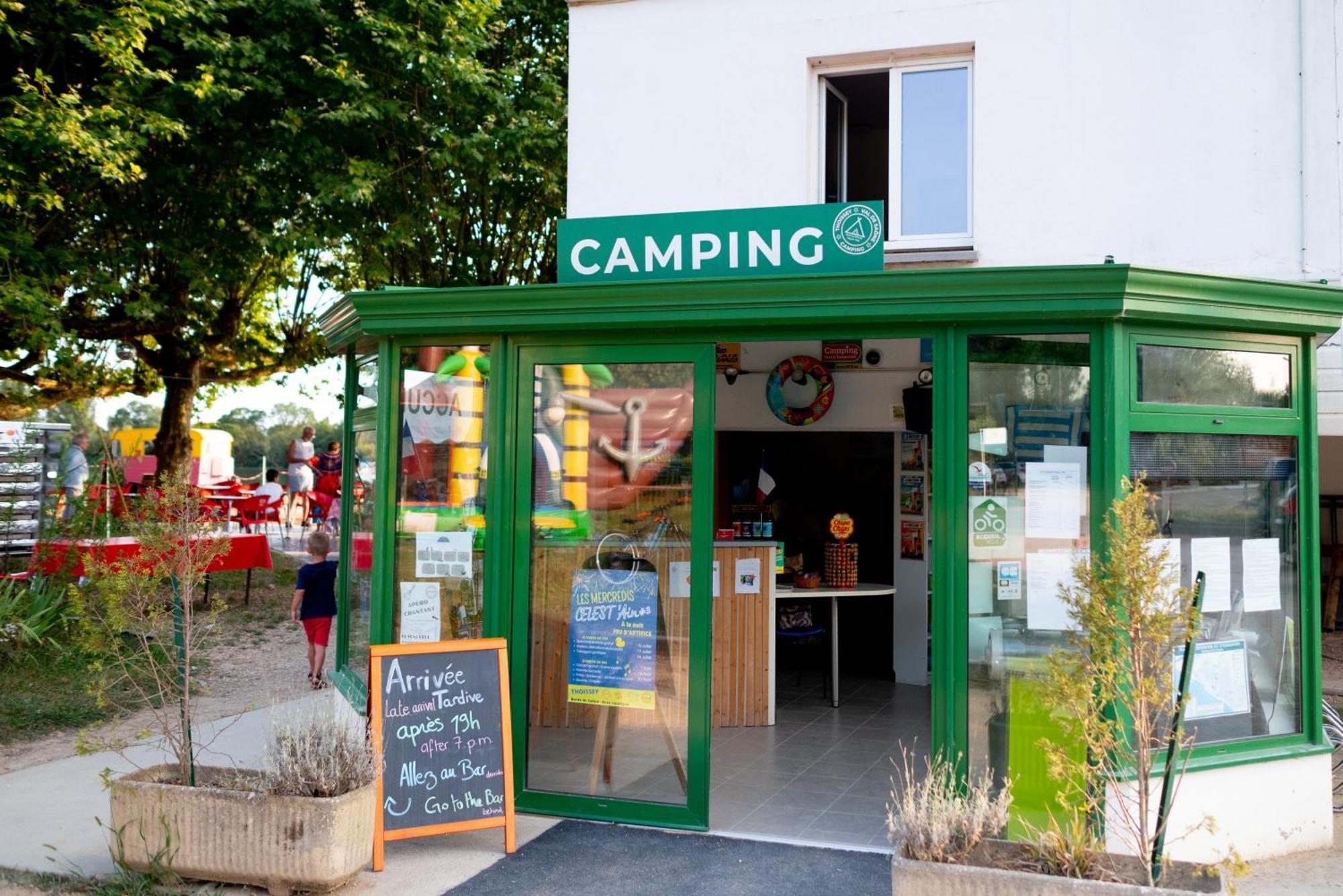 Camping De Thoissey *** Extérieur photo