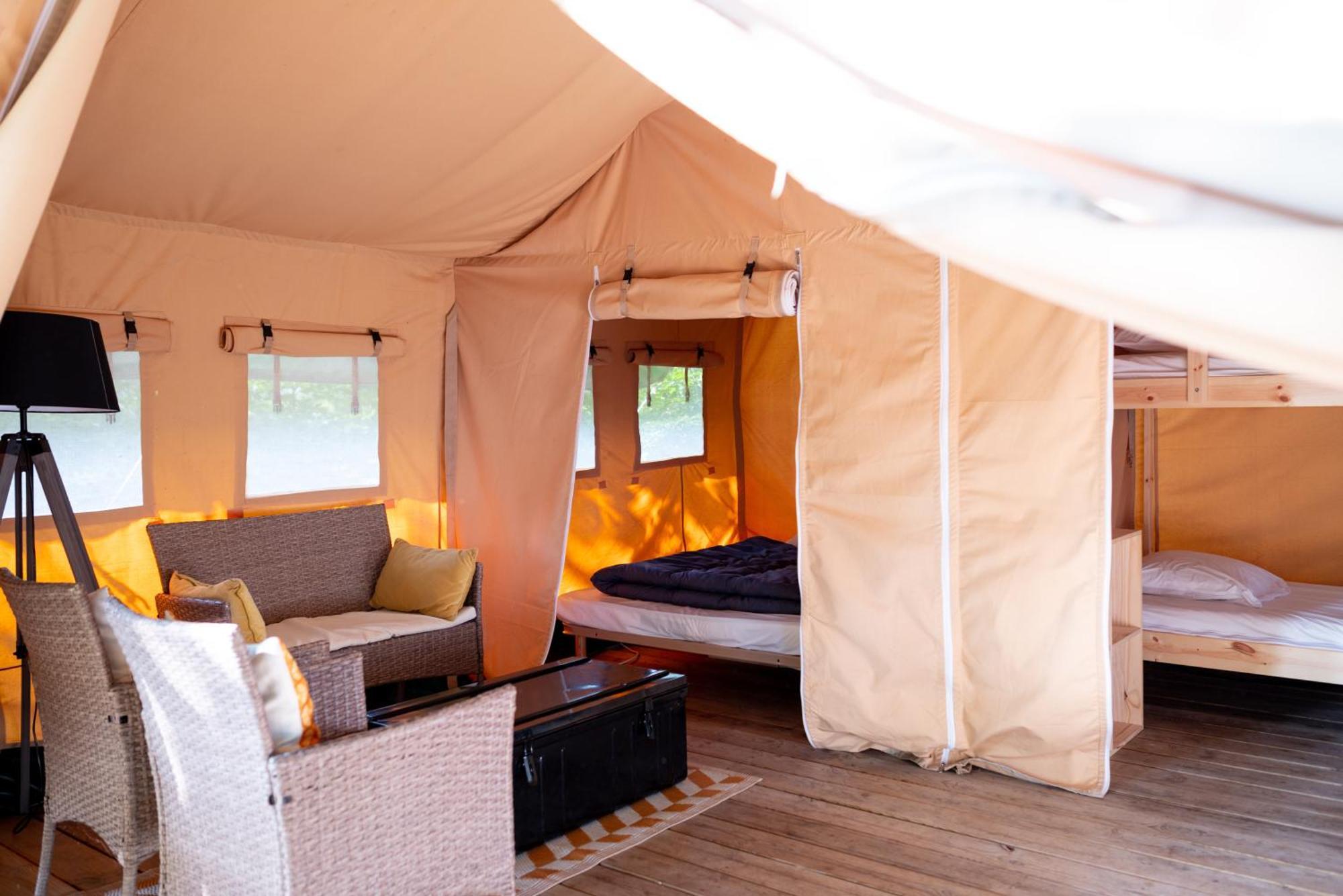 Camping De Thoissey *** Extérieur photo